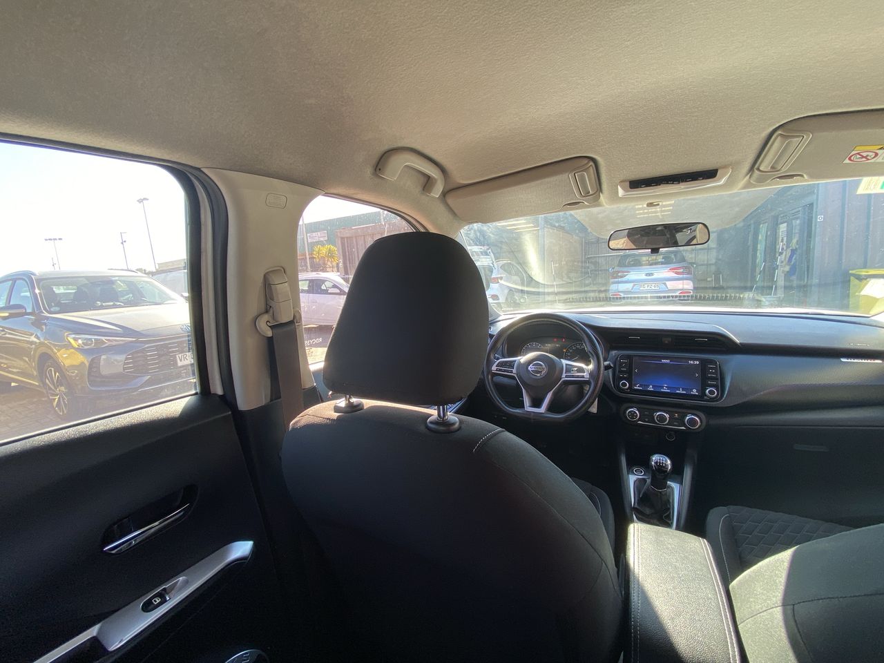 NISSAN - 16