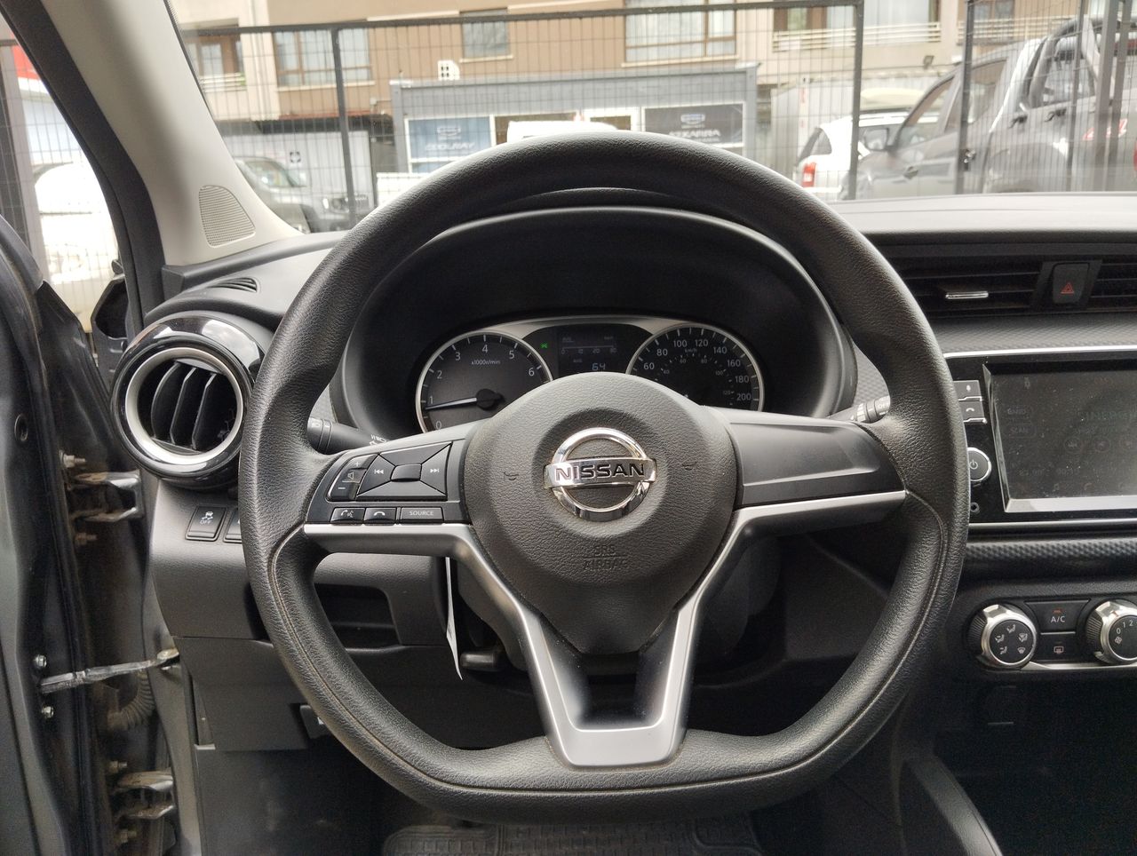 NISSAN - 24