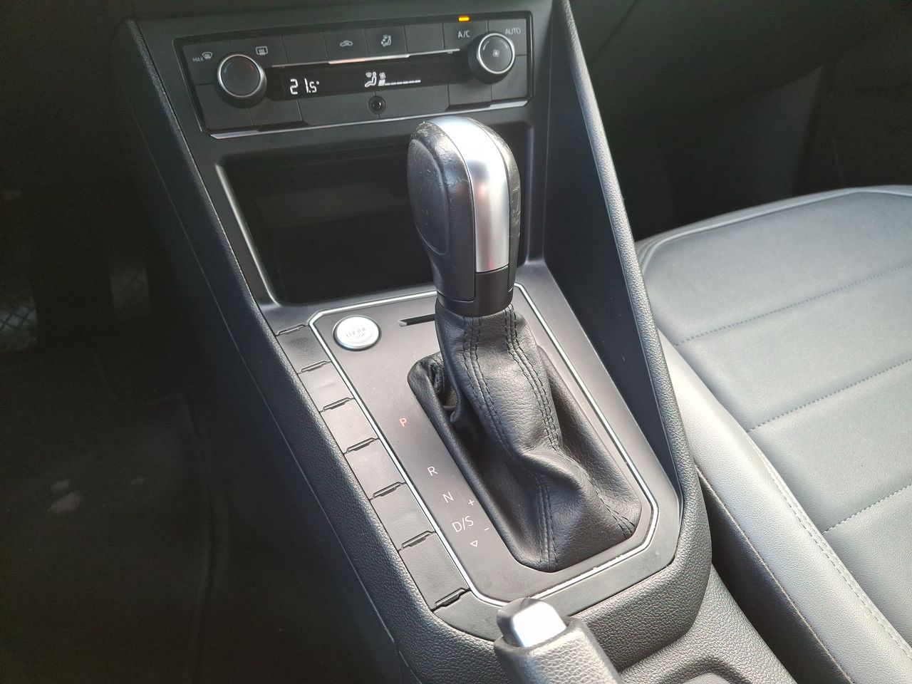 VOLKSWAGEN - 22