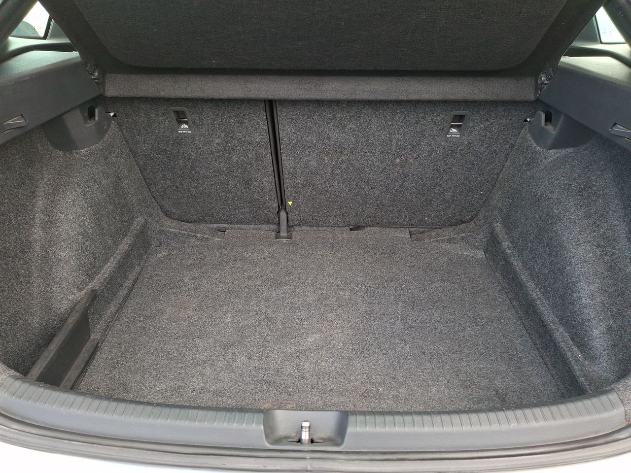 VOLKSWAGEN - 13