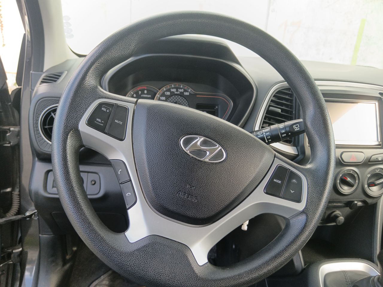 HYUNDAI - 23