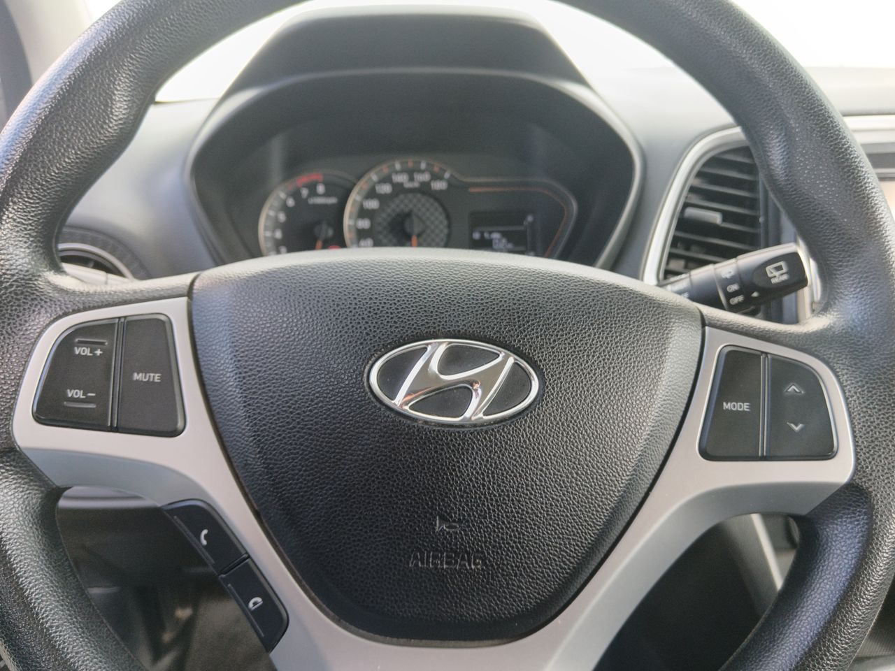 HYUNDAI - 24