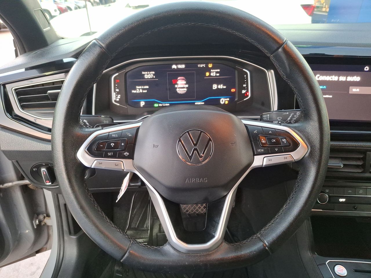 VOLKSWAGEN - 24