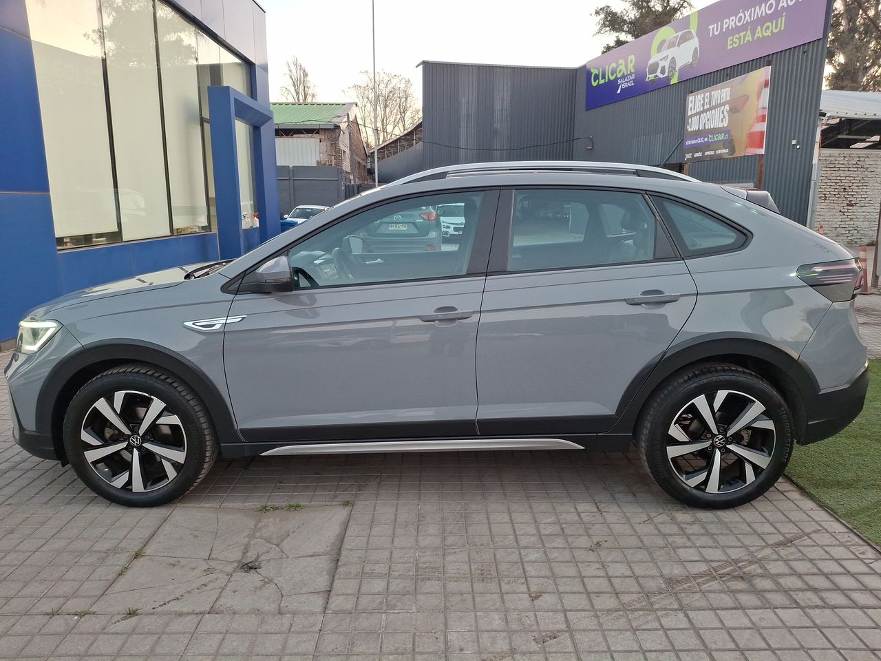 VOLKSWAGEN - 4