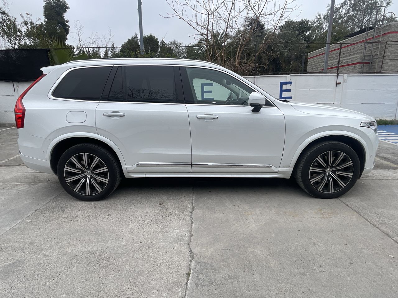 VOLVO - 8