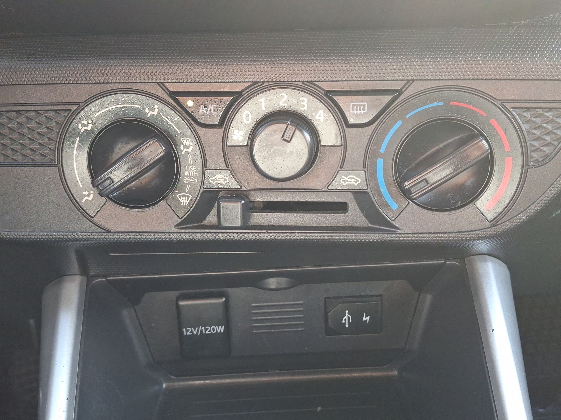 TOYOTA - 25