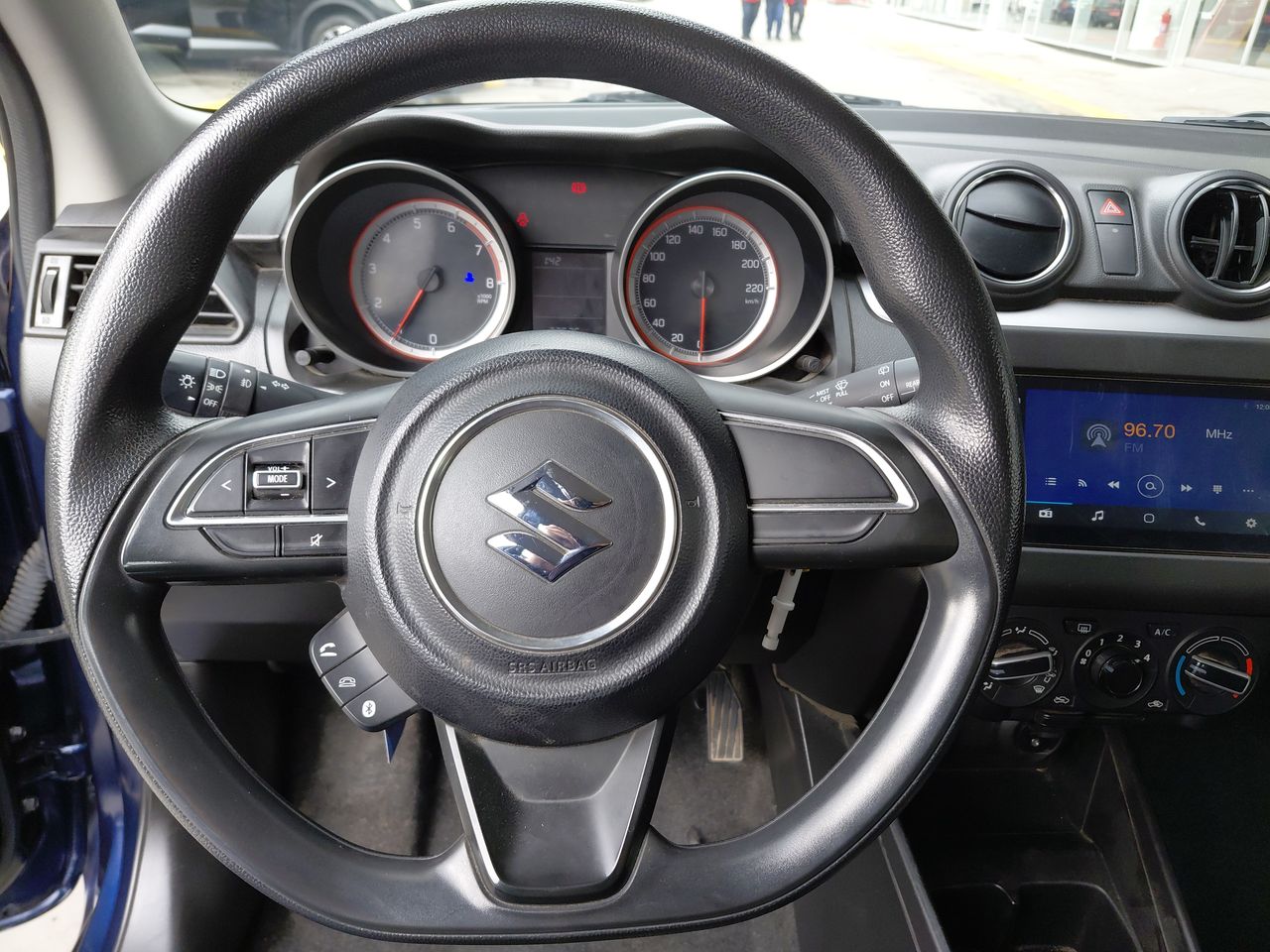 Maxus T60 — foto 17 de 25