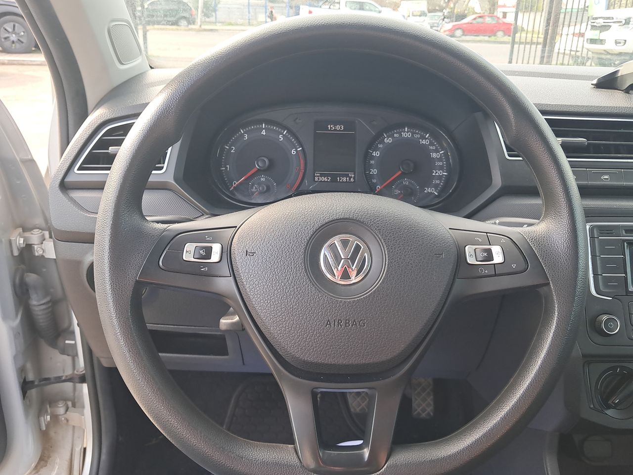 VOLKSWAGEN - 24