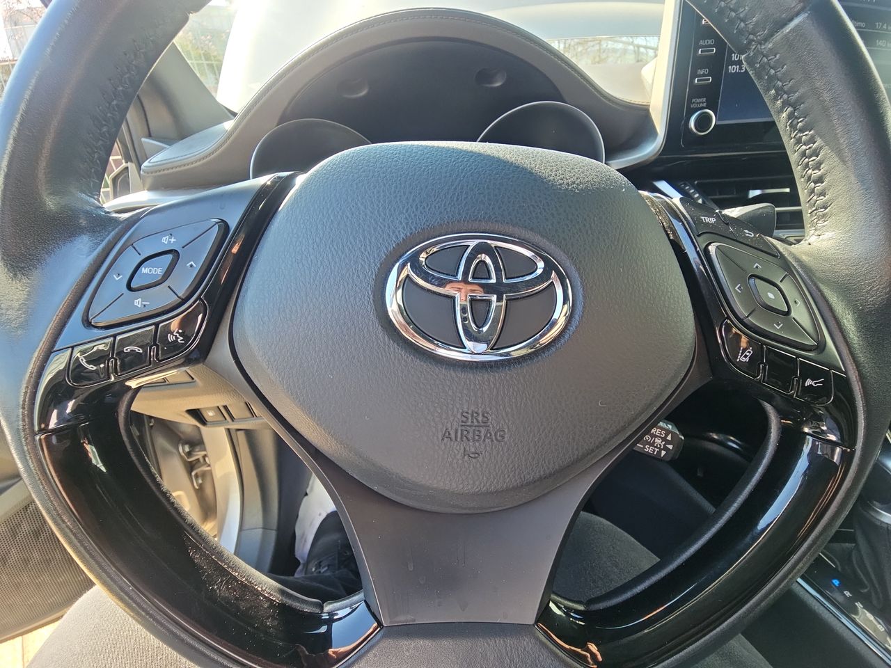 TOYOTA - 27
