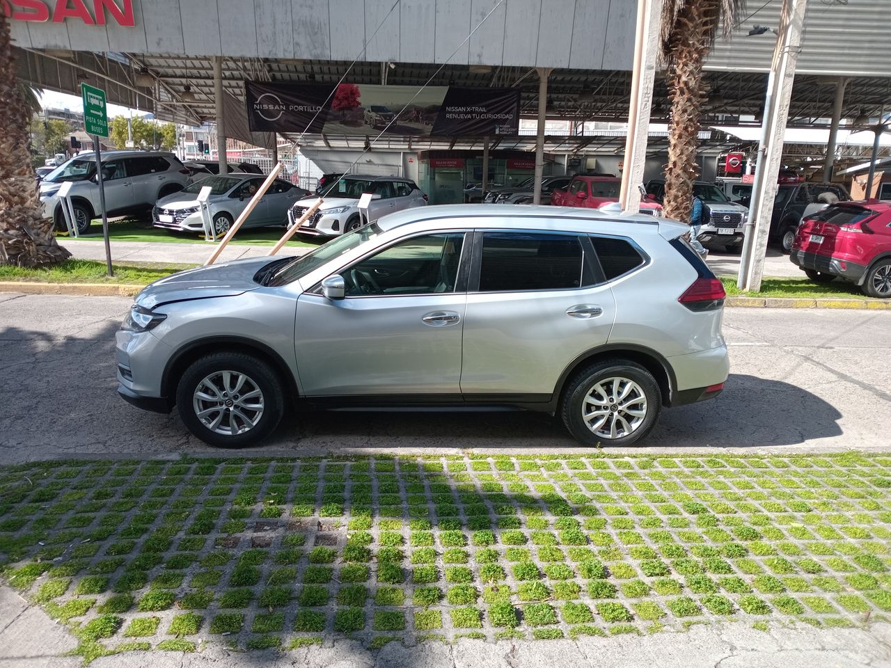 NISSAN - 4