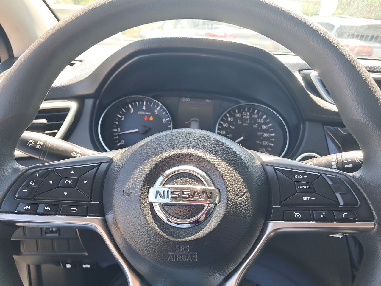 NISSAN - 24