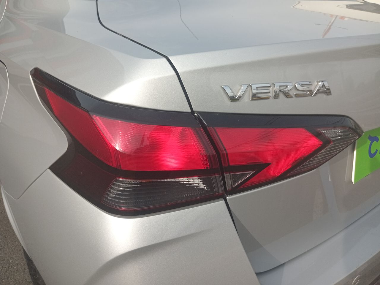 NISSAN - 21