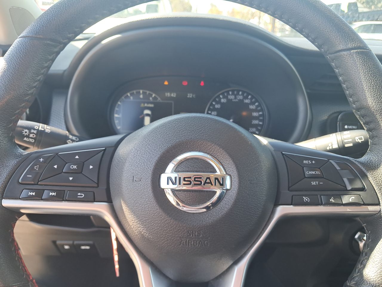 NISSAN - 26