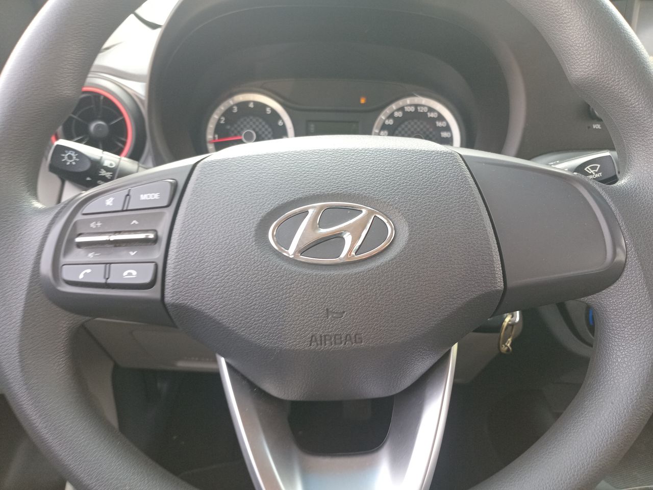 HYUNDAI - 23
