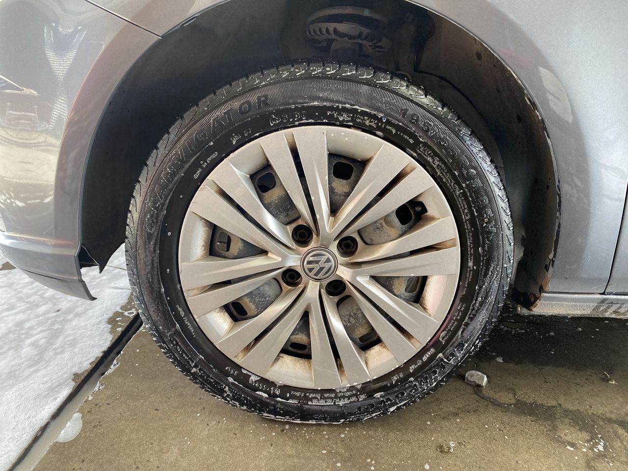 VOLKSWAGEN - 9