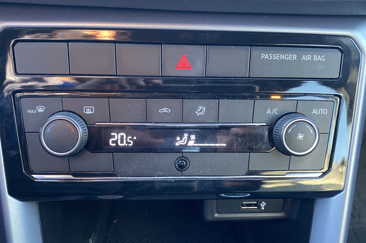 VOLKSWAGEN - 29