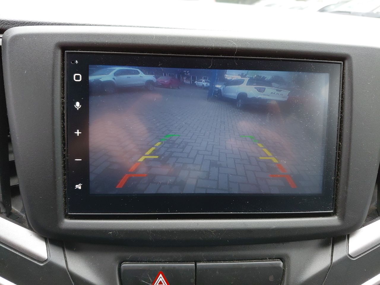 Suzuki Baleno — foto 20 de 26