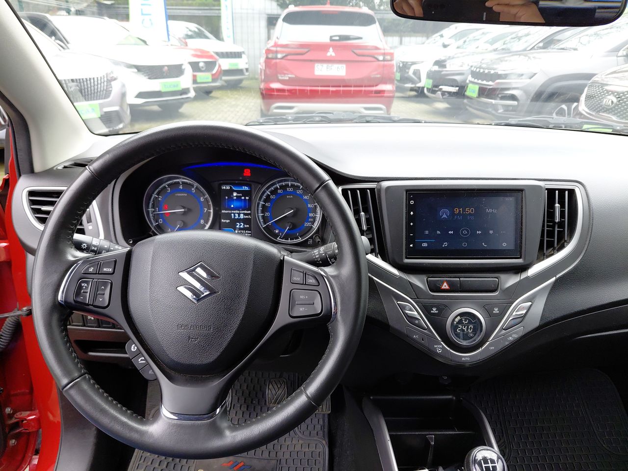 Suzuki Baleno — foto 23 de 26