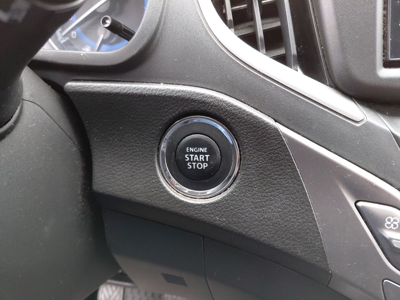 Suzuki Baleno — foto 26 de 26