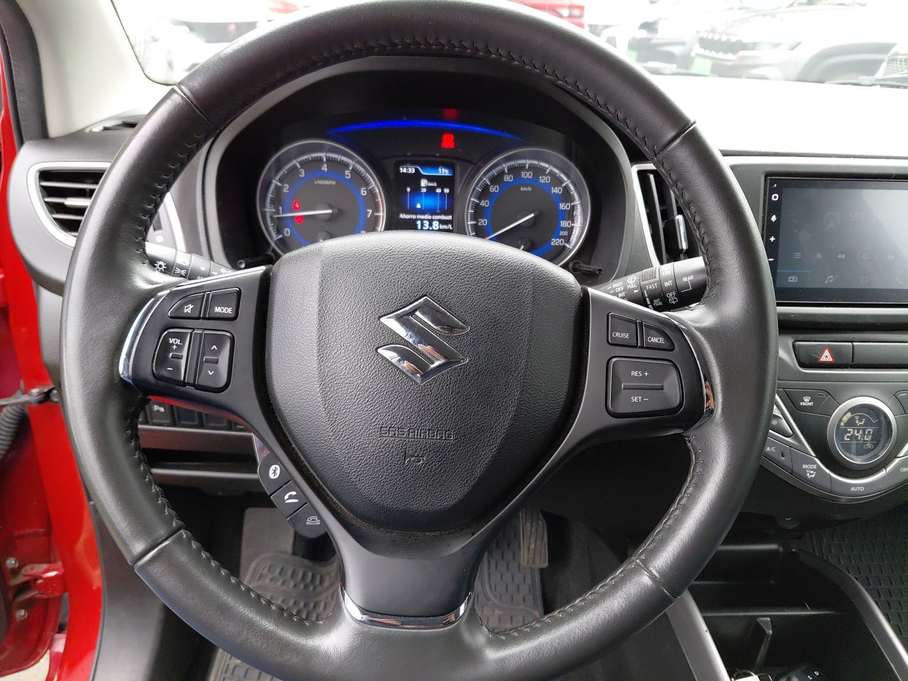 Suzuki Baleno — foto 16 de 26