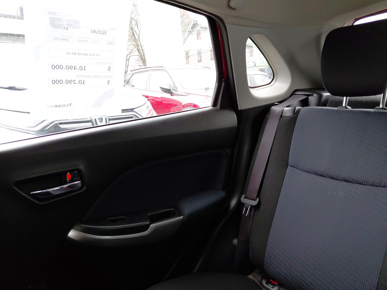 Suzuki Baleno — foto 4 de 26