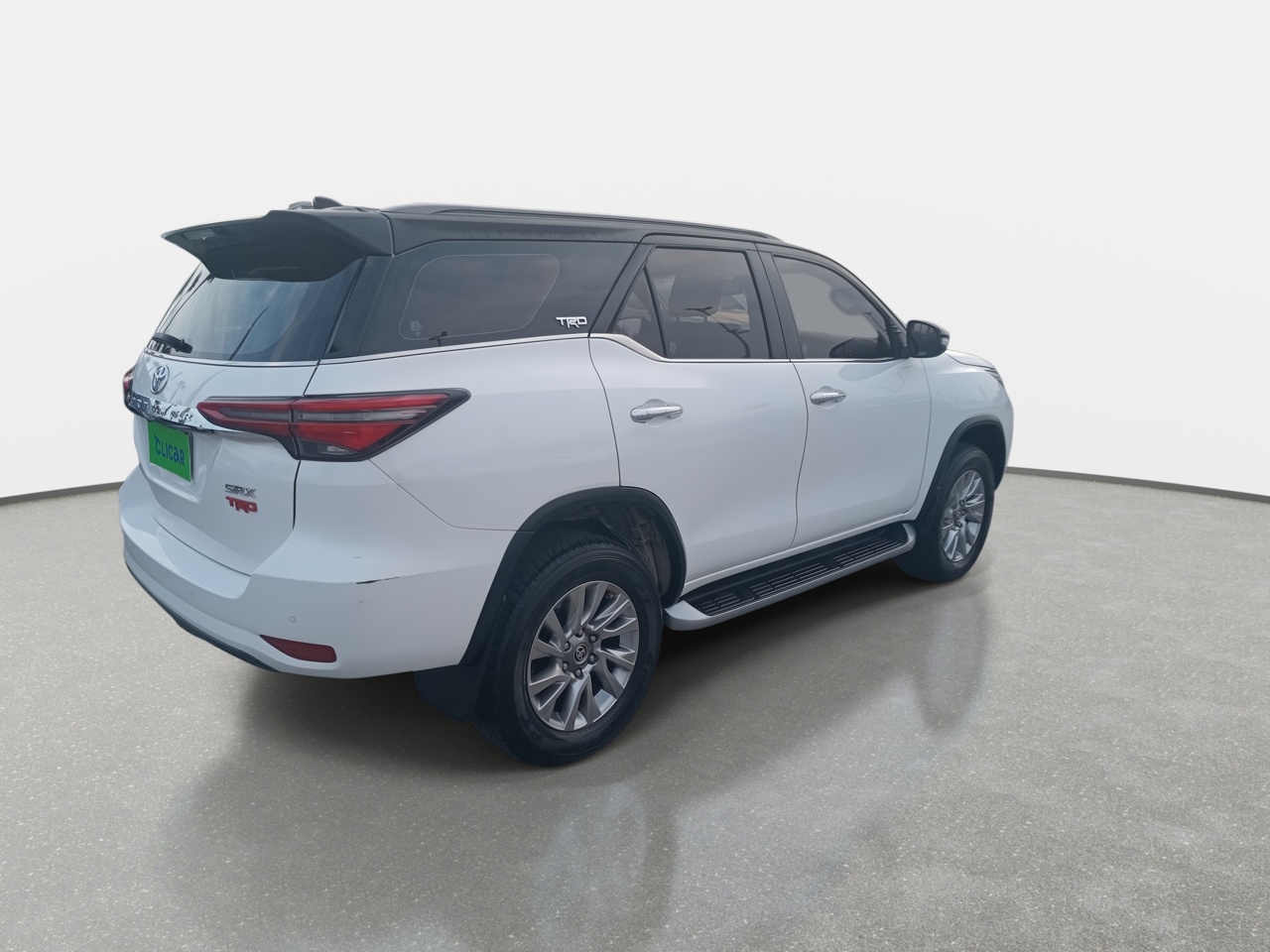 Toyota Fortunner — foto 8 de 34