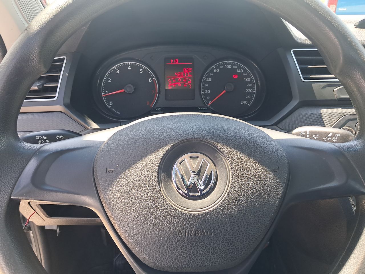 VOLKSWAGEN - 24