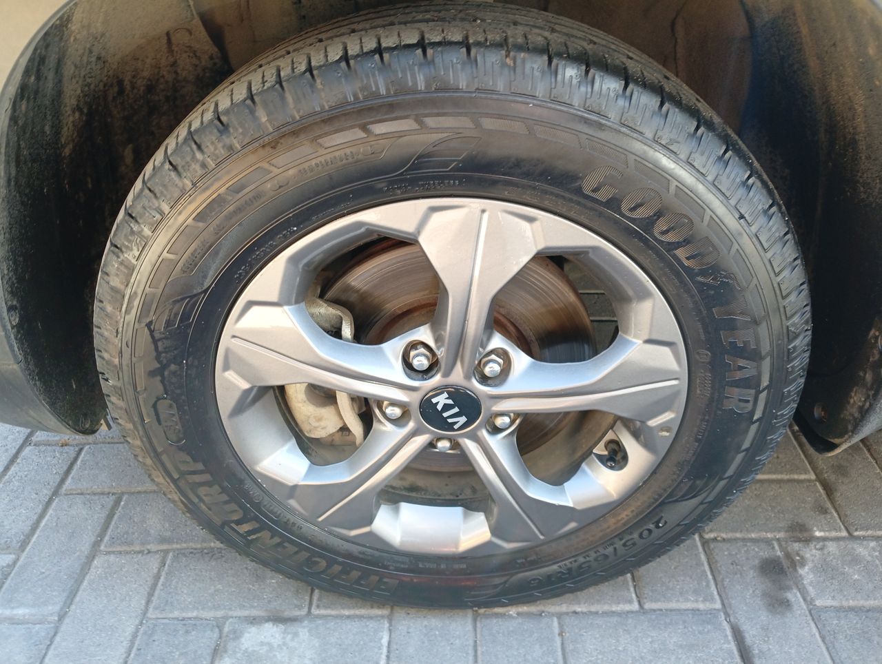 KIA Seltos — foto 8 de 26
