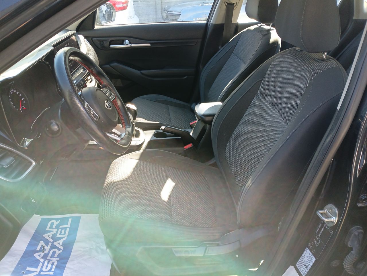 KIA Seltos — foto 15 de 26