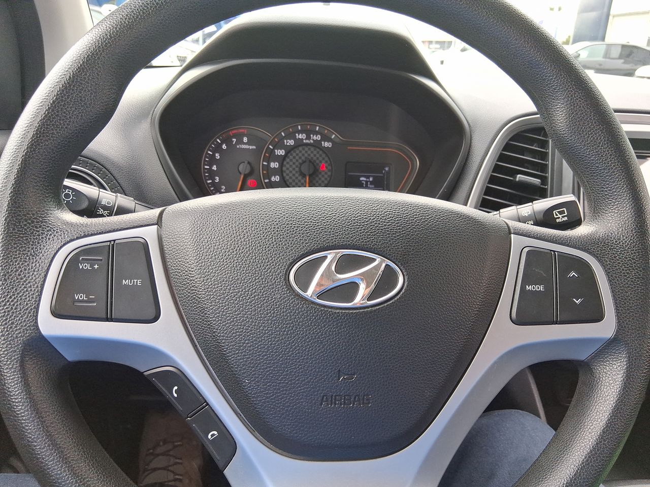 HYUNDAI - 23