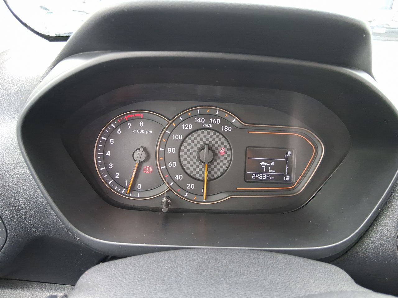 HYUNDAI - 24