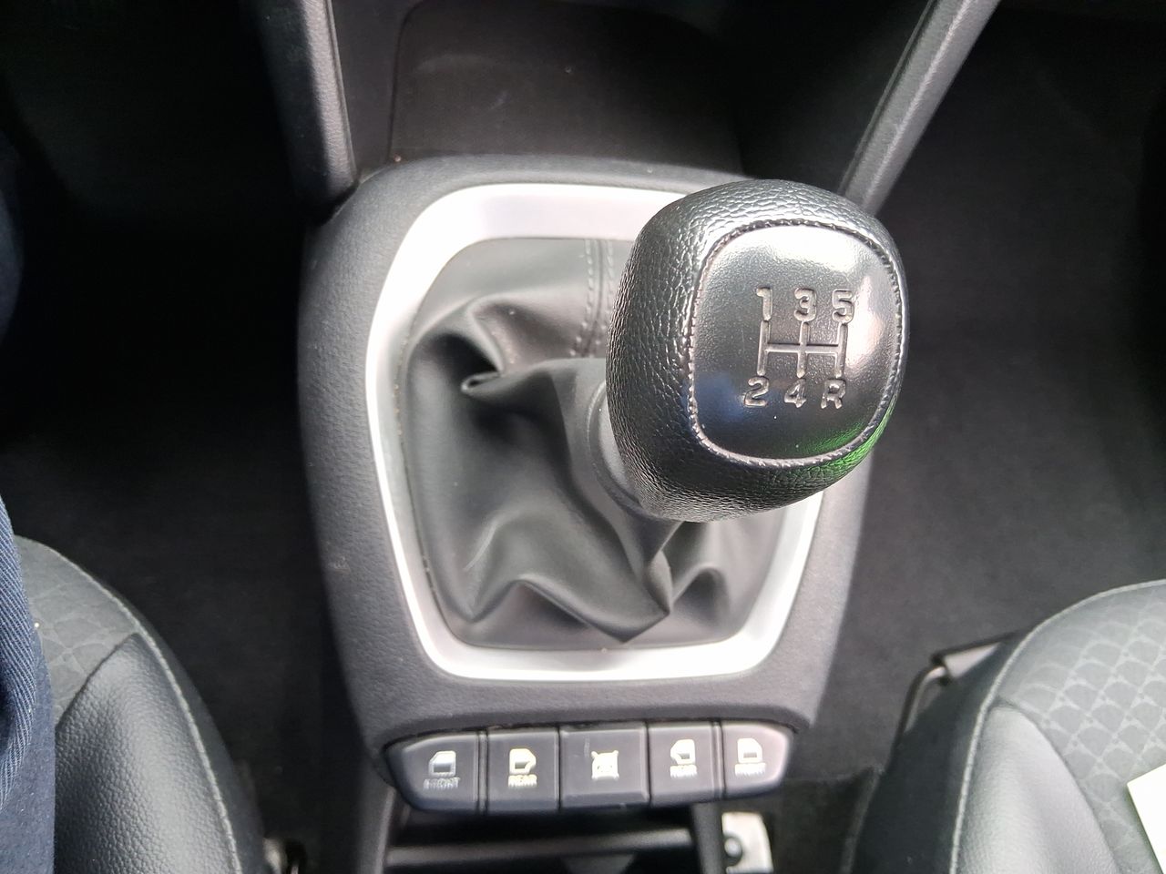 HYUNDAI - 28