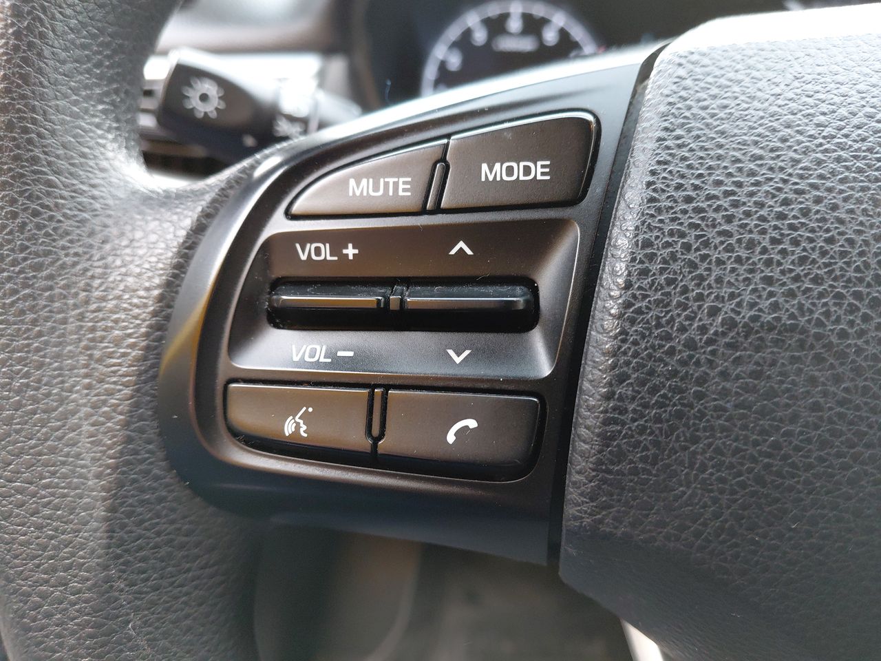 Hyundai Verna — foto 17 de 25