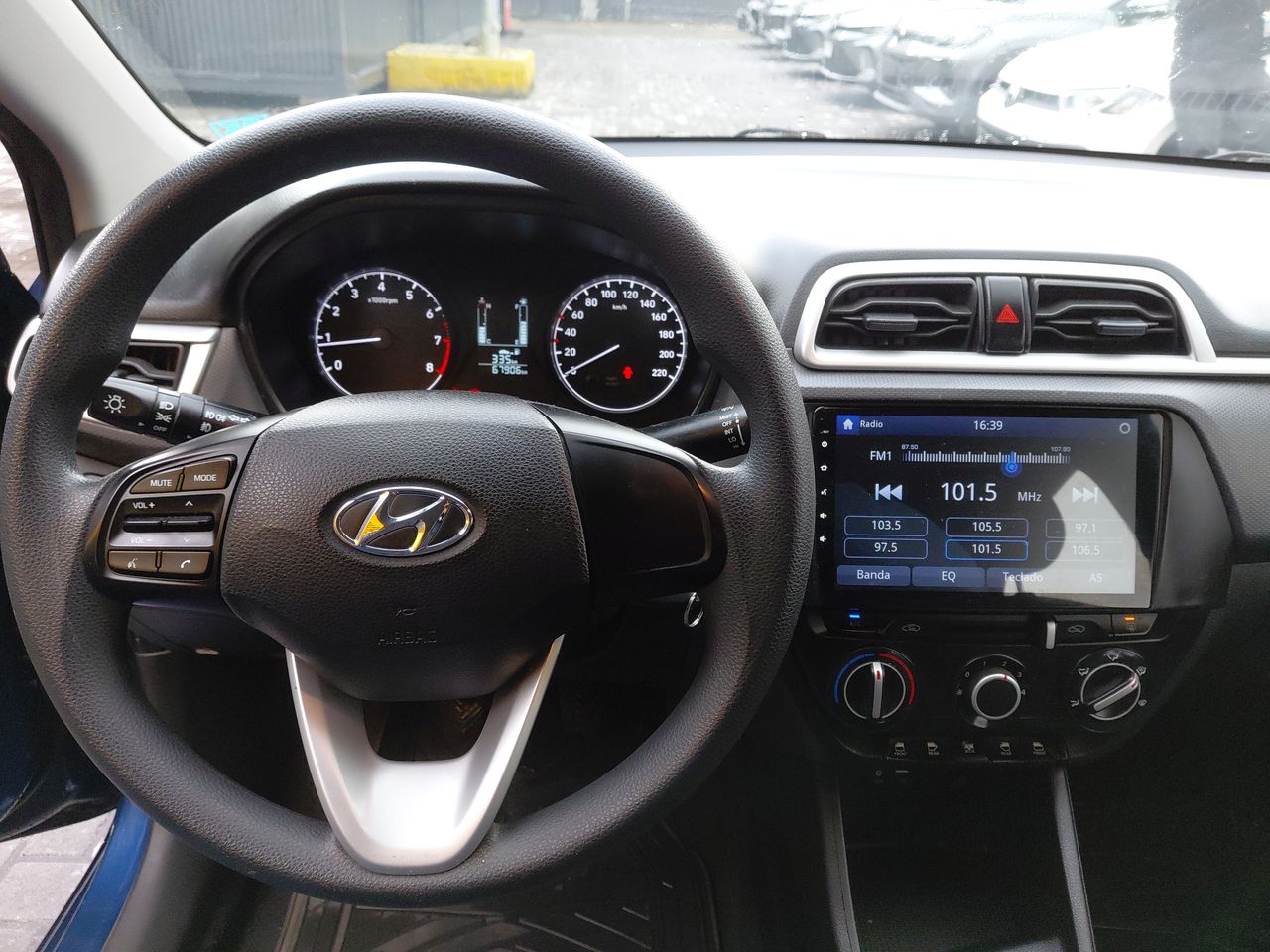 Hyundai Verna — foto 22 de 25