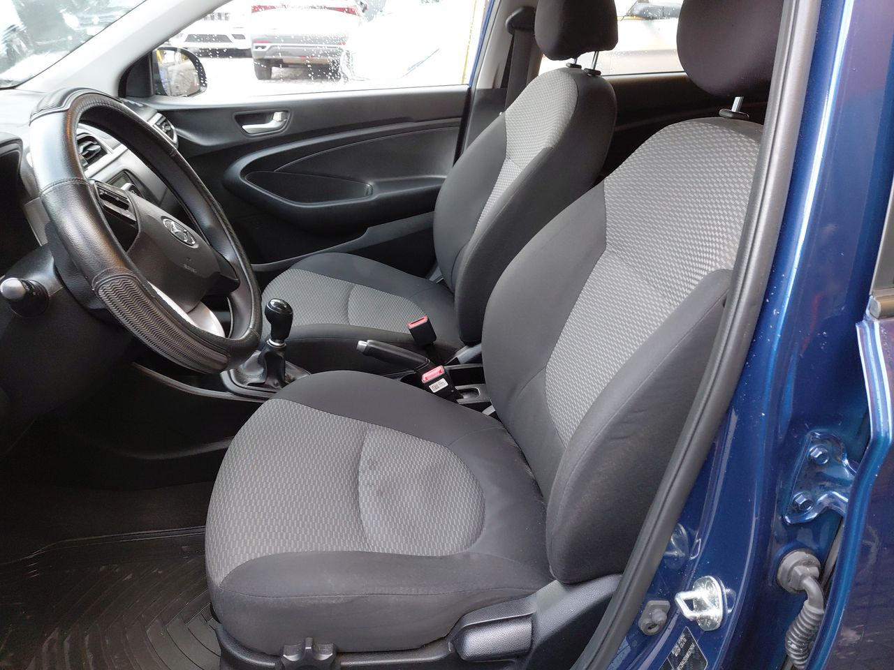 Hyundai Verna — foto 15 de 25