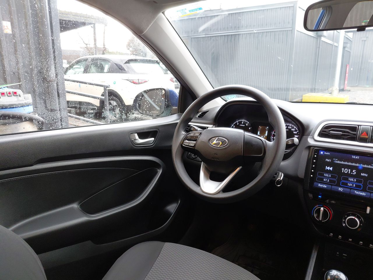 HYUNDAI - 6