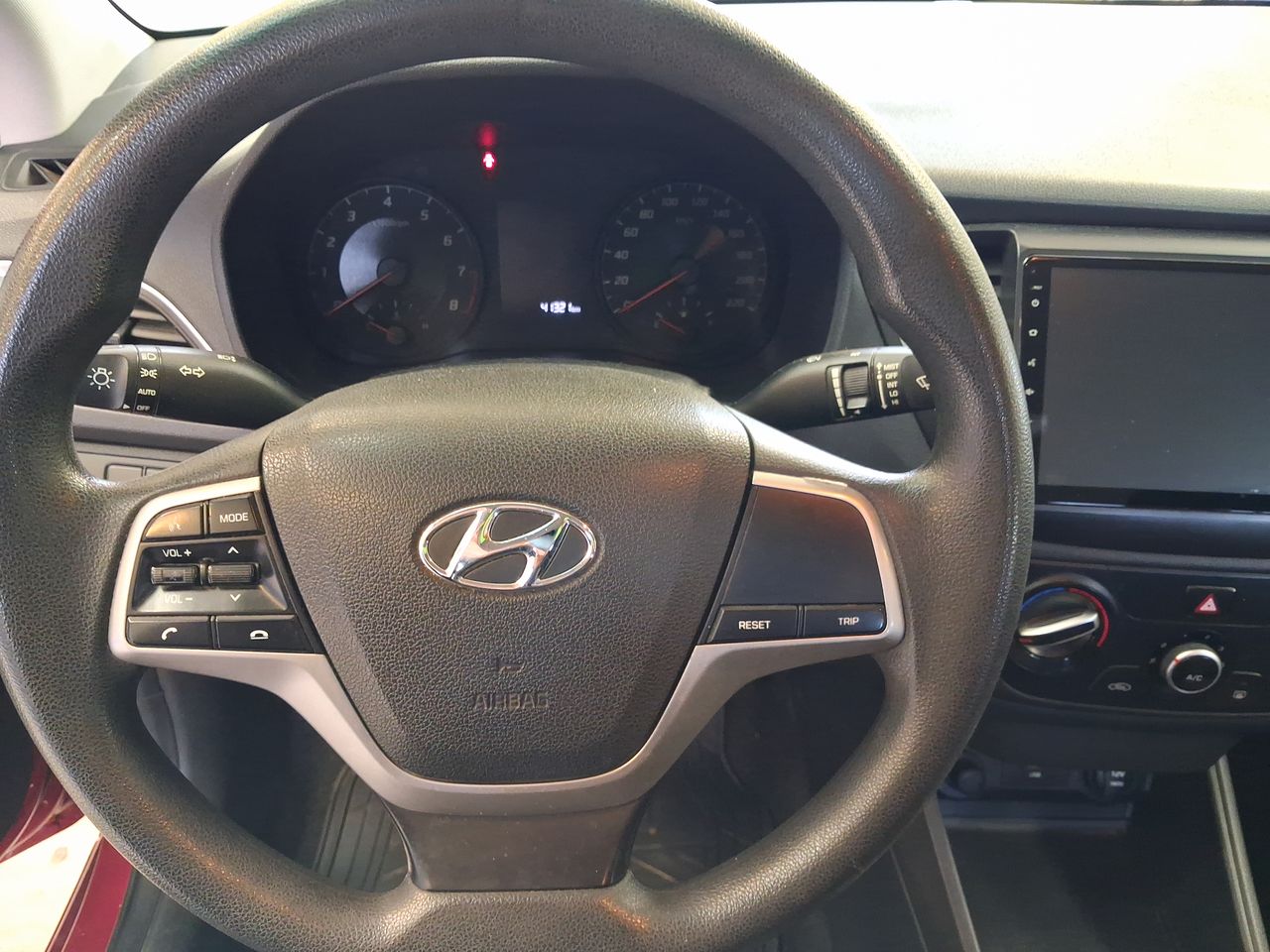 HYUNDAI - 24