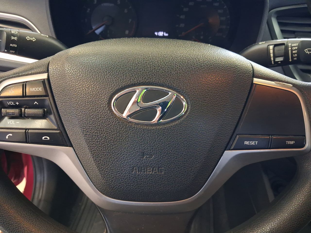 HYUNDAI - 25