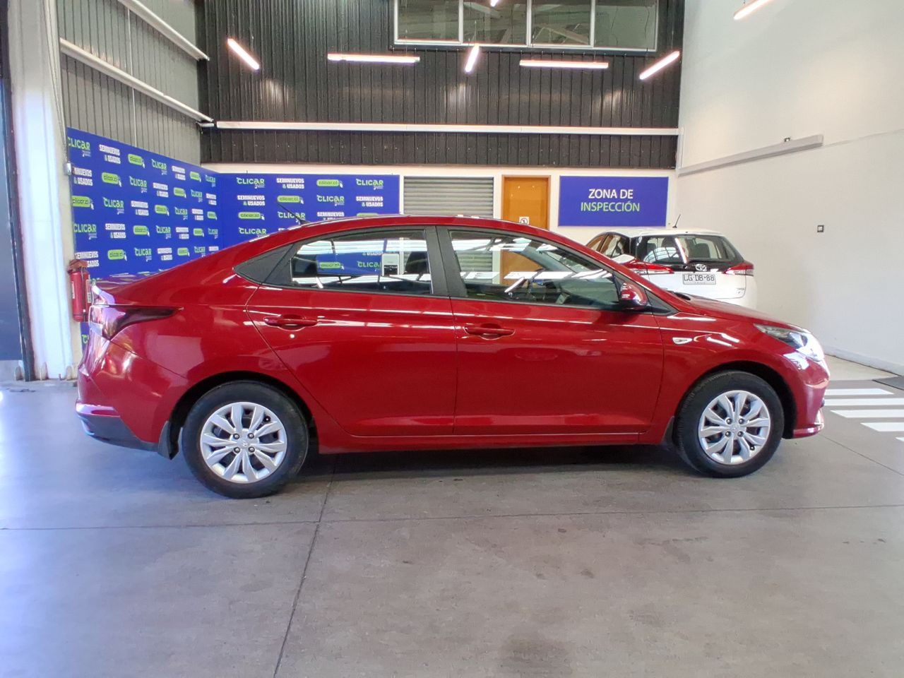 HYUNDAI - 8