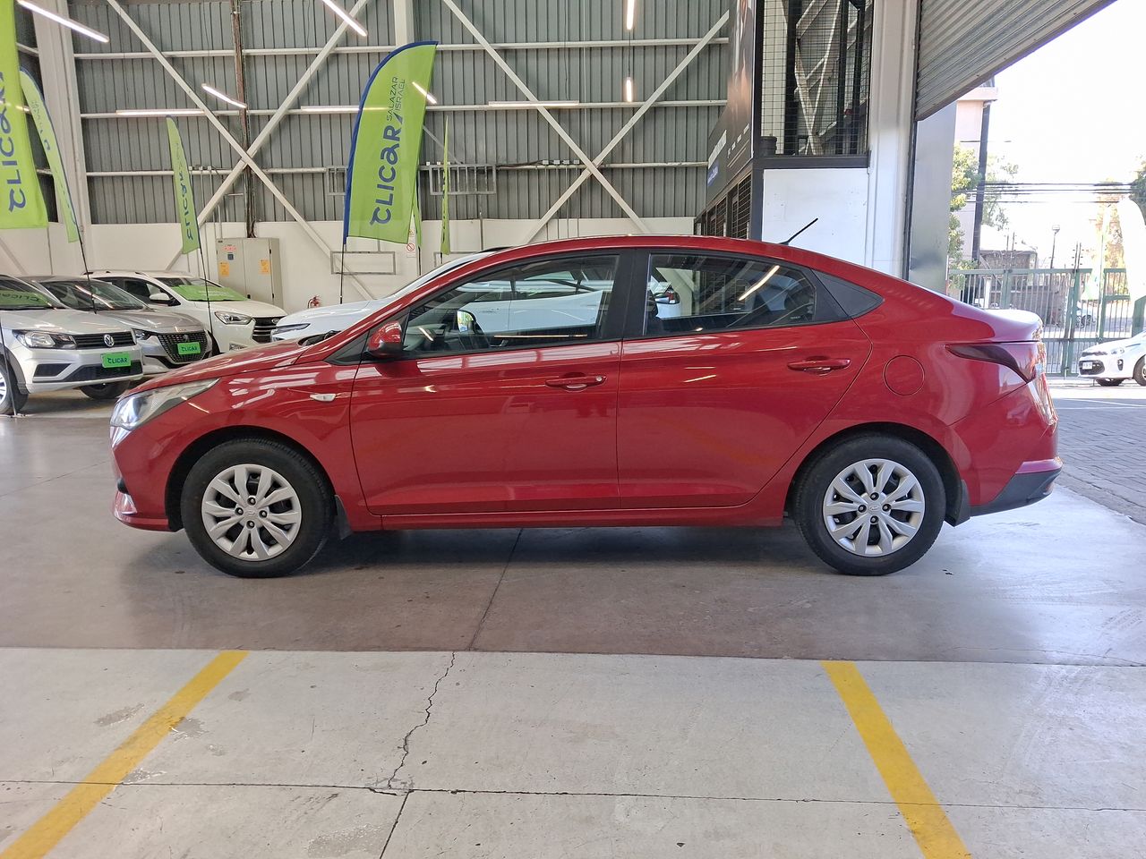 HYUNDAI - 4