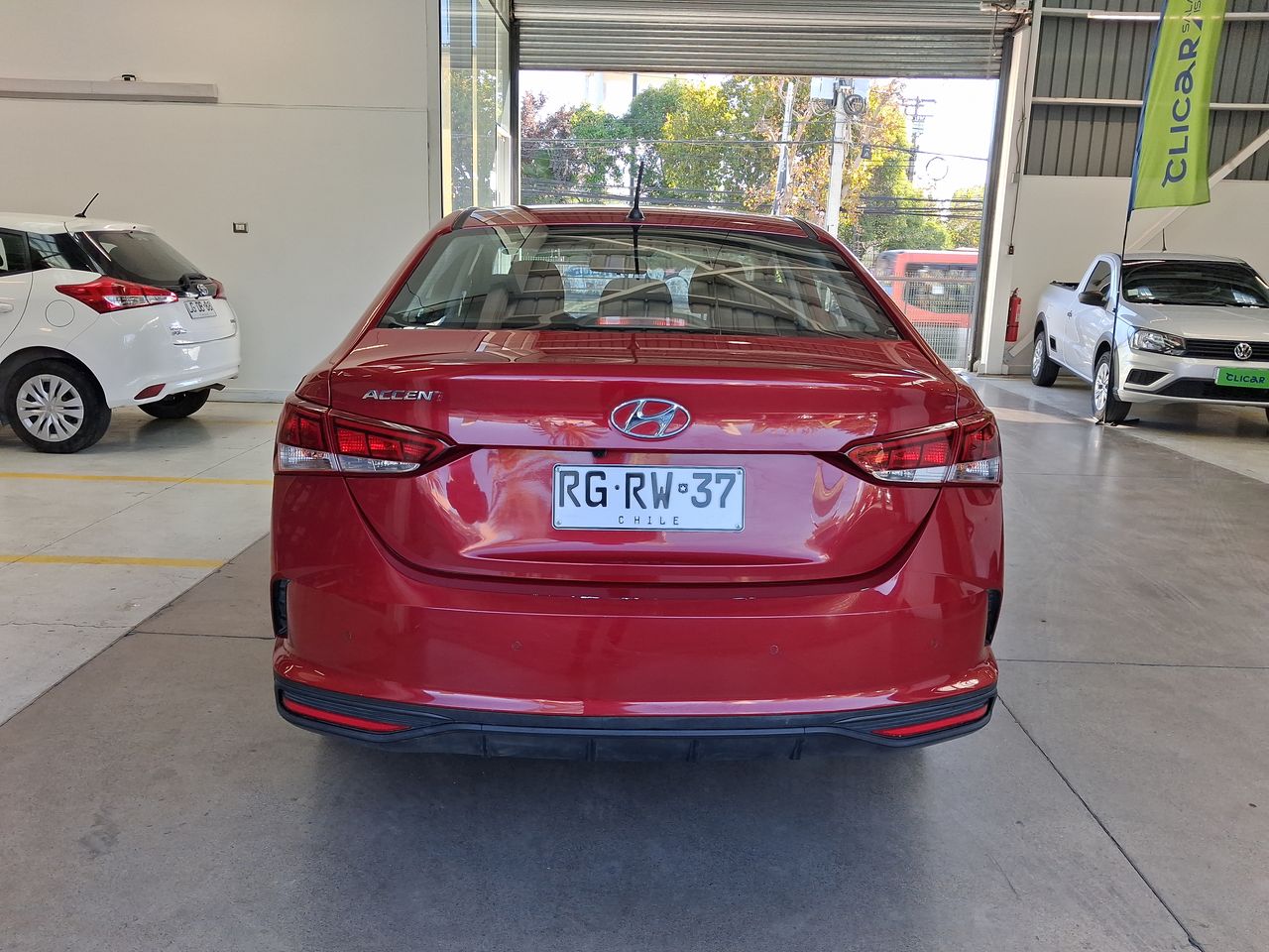 HYUNDAI - 6