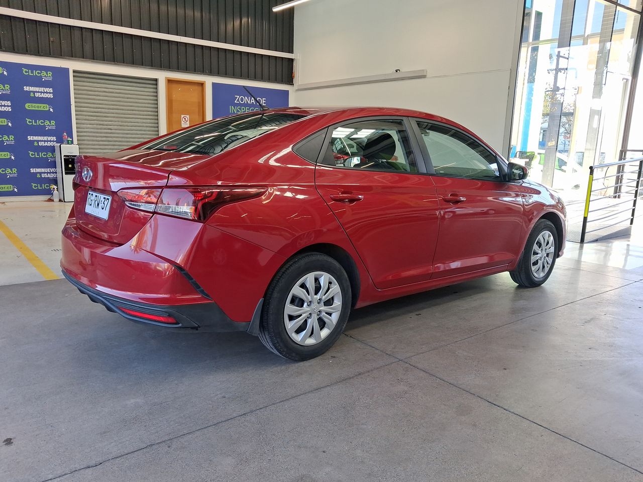 HYUNDAI - 7