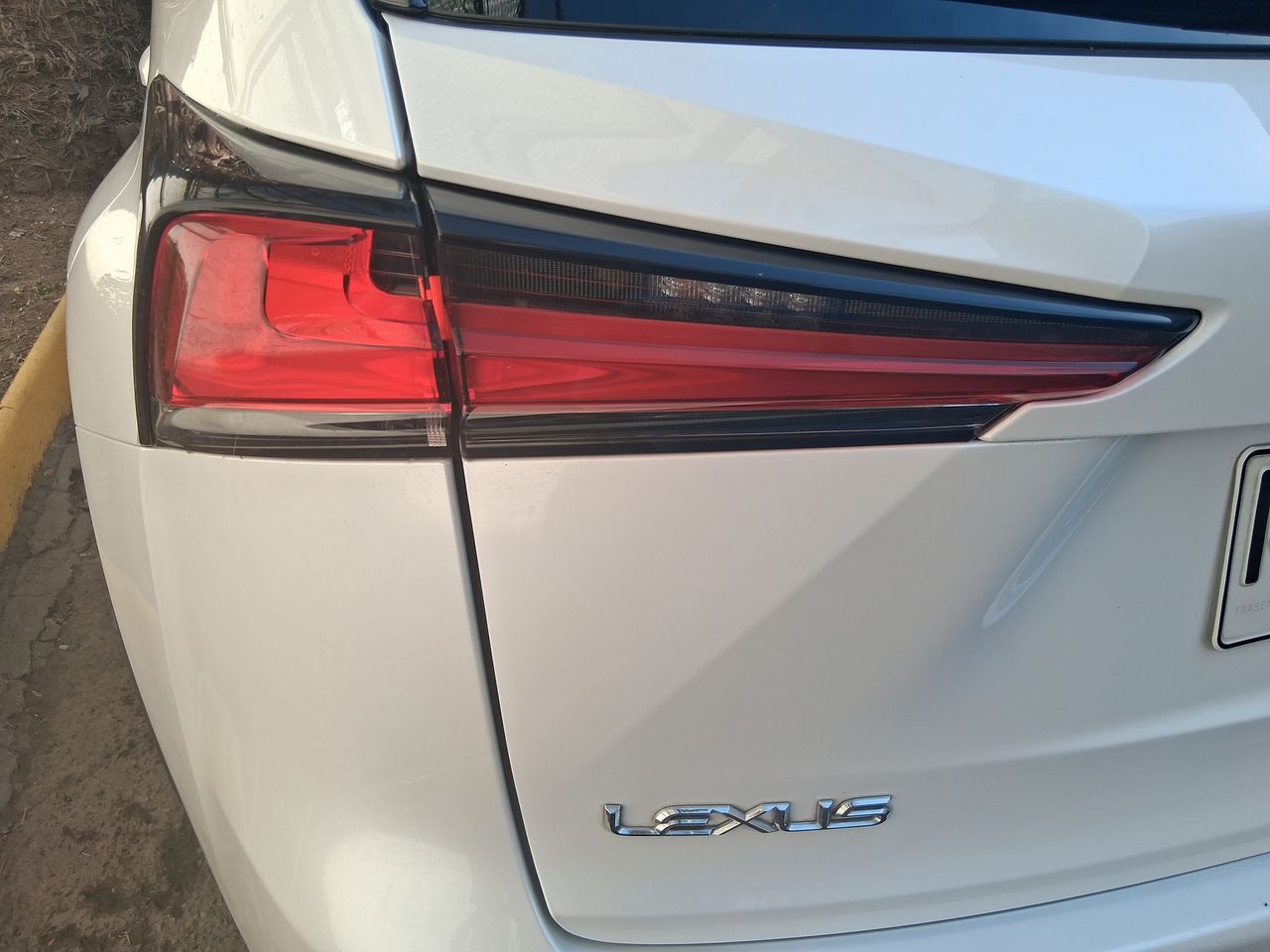 LEXUS - 16