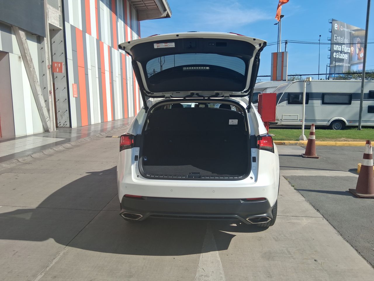 LEXUS - 17