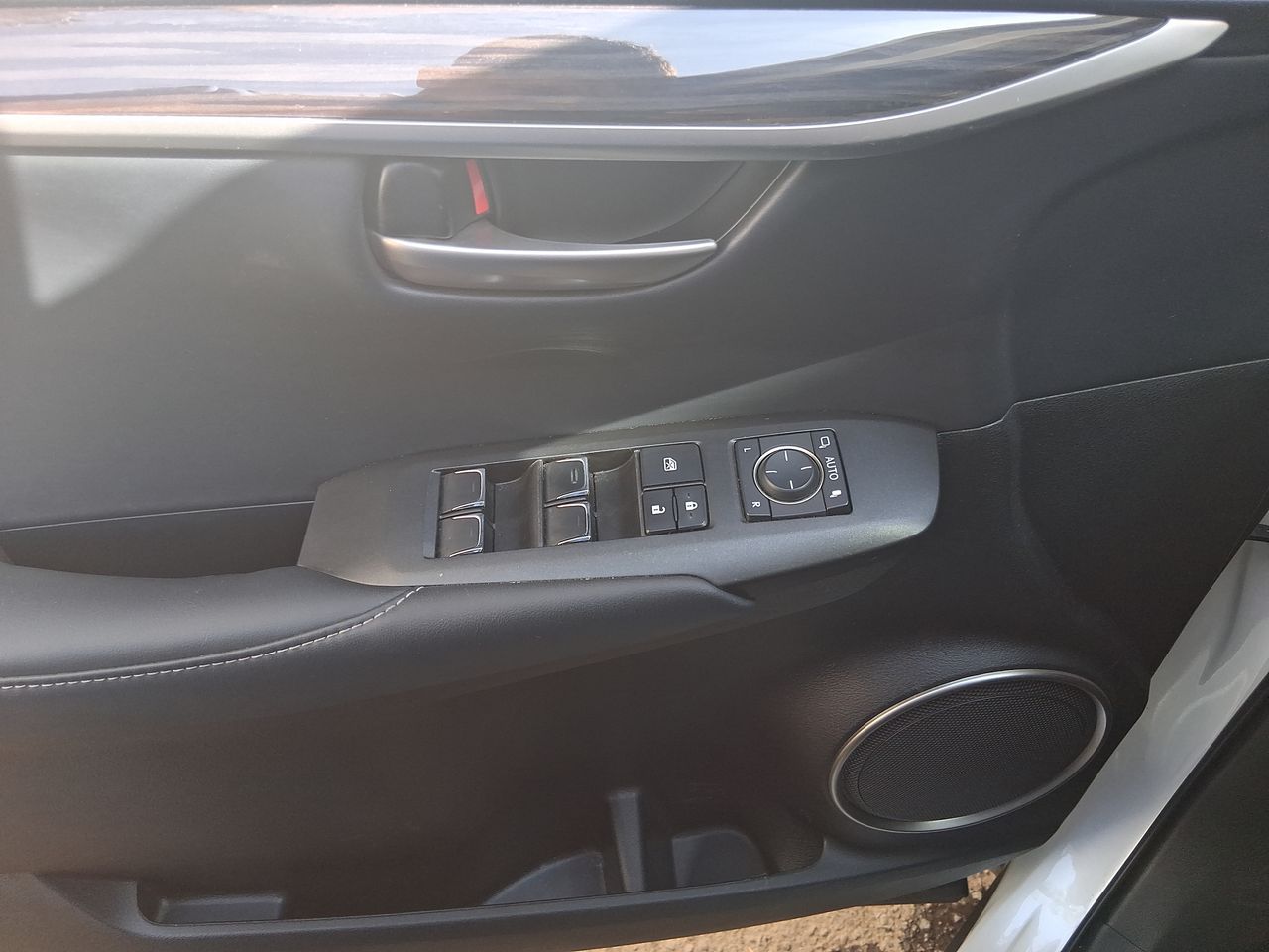 LEXUS - 18