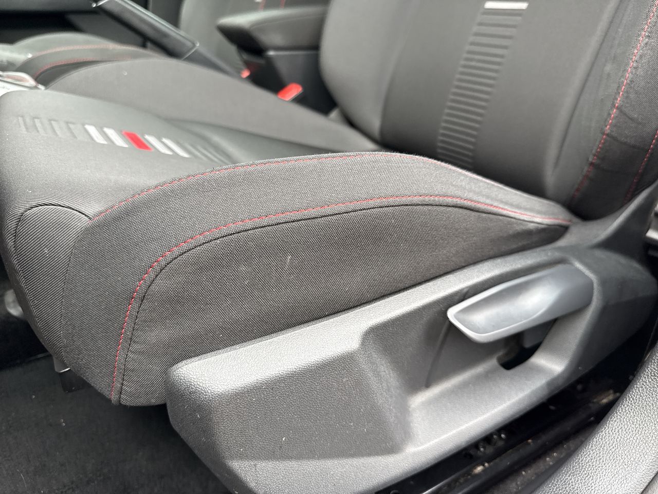 SEAT Arona — foto 16 de 27