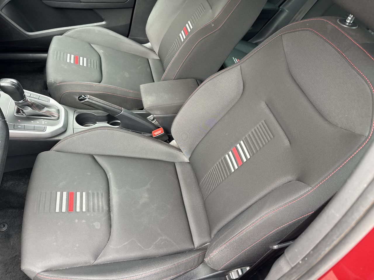 SEAT Arona — foto 17 de 27