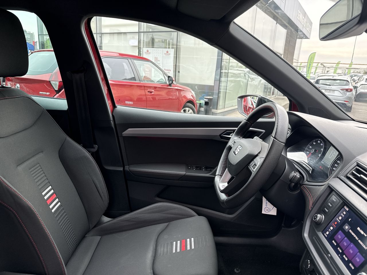 SEAT Arona — foto 9 de 27
