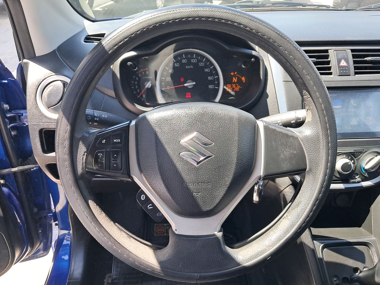SUZUKI - 23