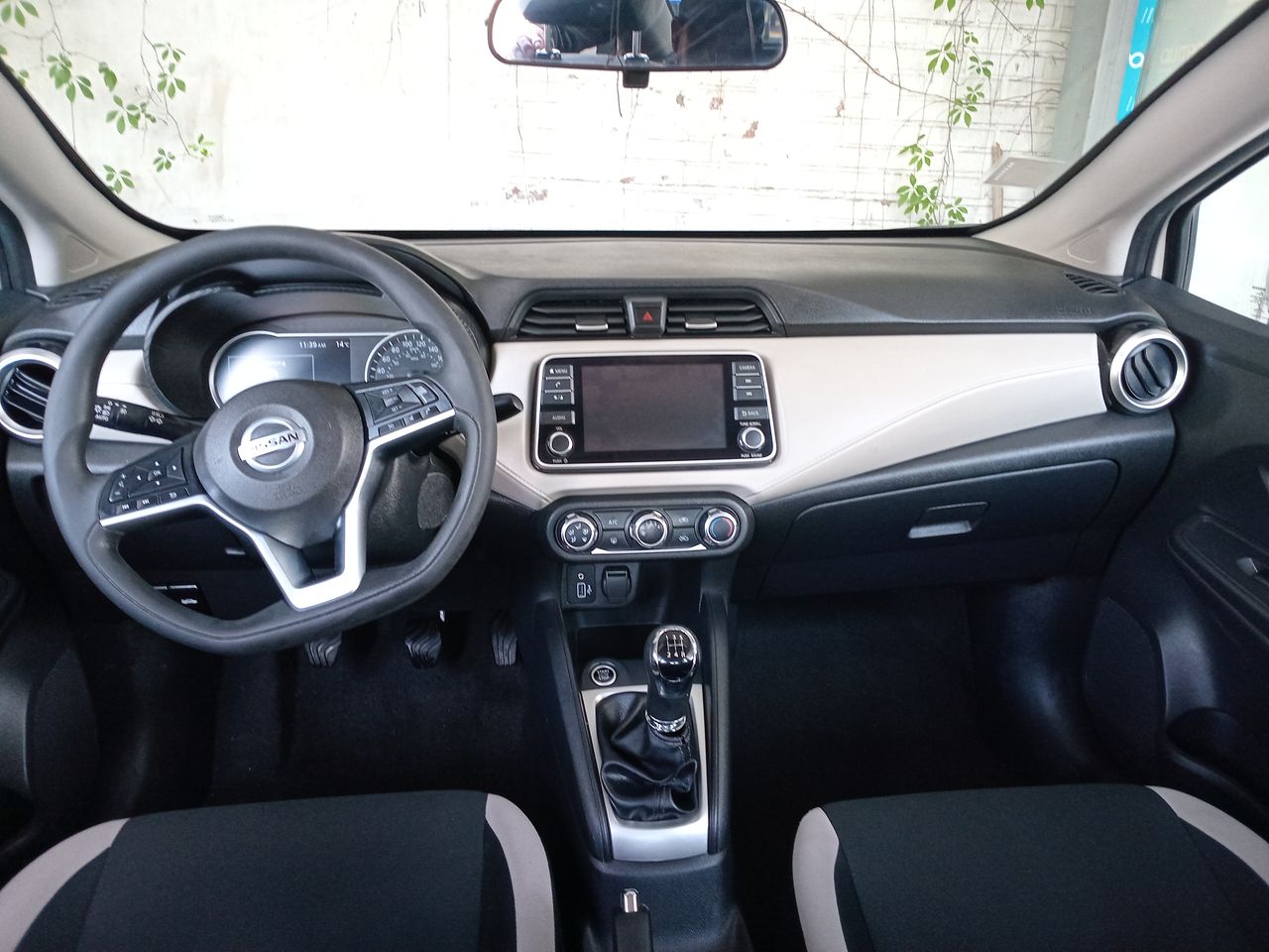 NISSAN - 9